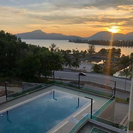 Marina Heights Seaview Resort 2 Lumut Exteriör bild