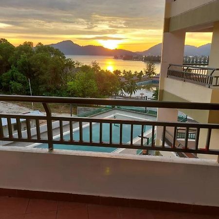 Marina Heights Seaview Resort 2 Lumut Exteriör bild