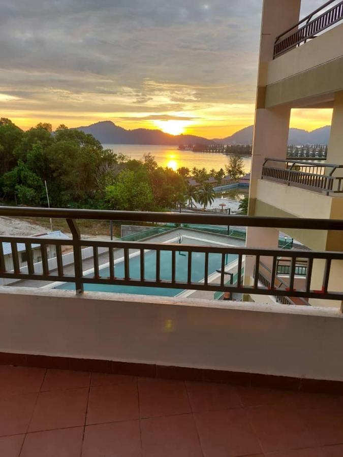 Marina Heights Seaview Resort 2 Lumut Exteriör bild